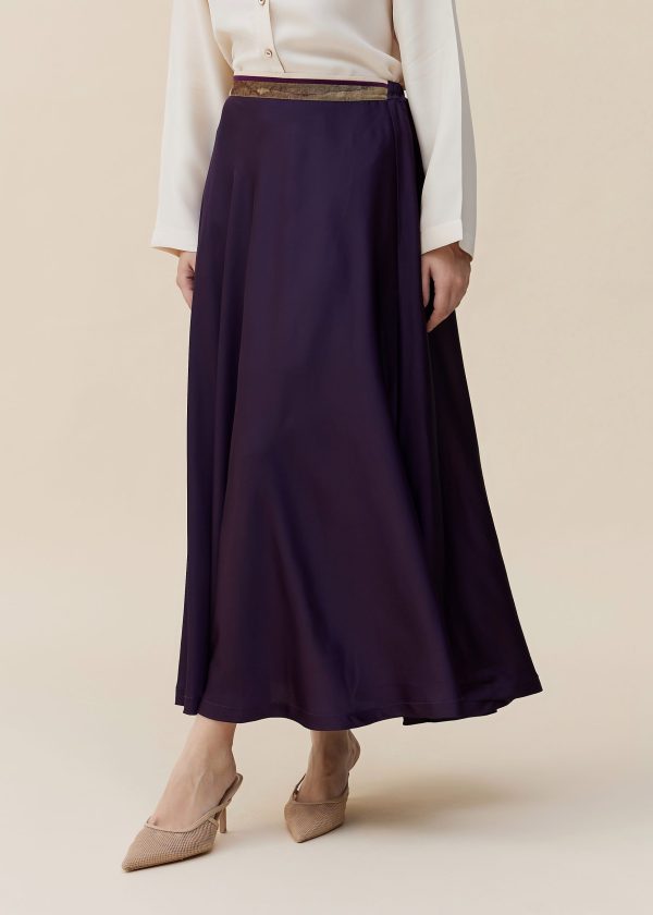 purple skirt