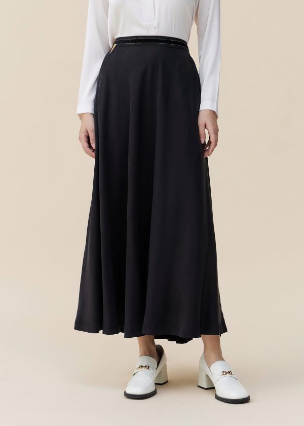 BLACK SKIRT